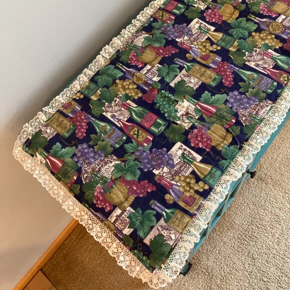 Buffet Scarf Table Runner Reversible Patterns Wine Bottles, Grapes & Leaves - Picture 7 of 16